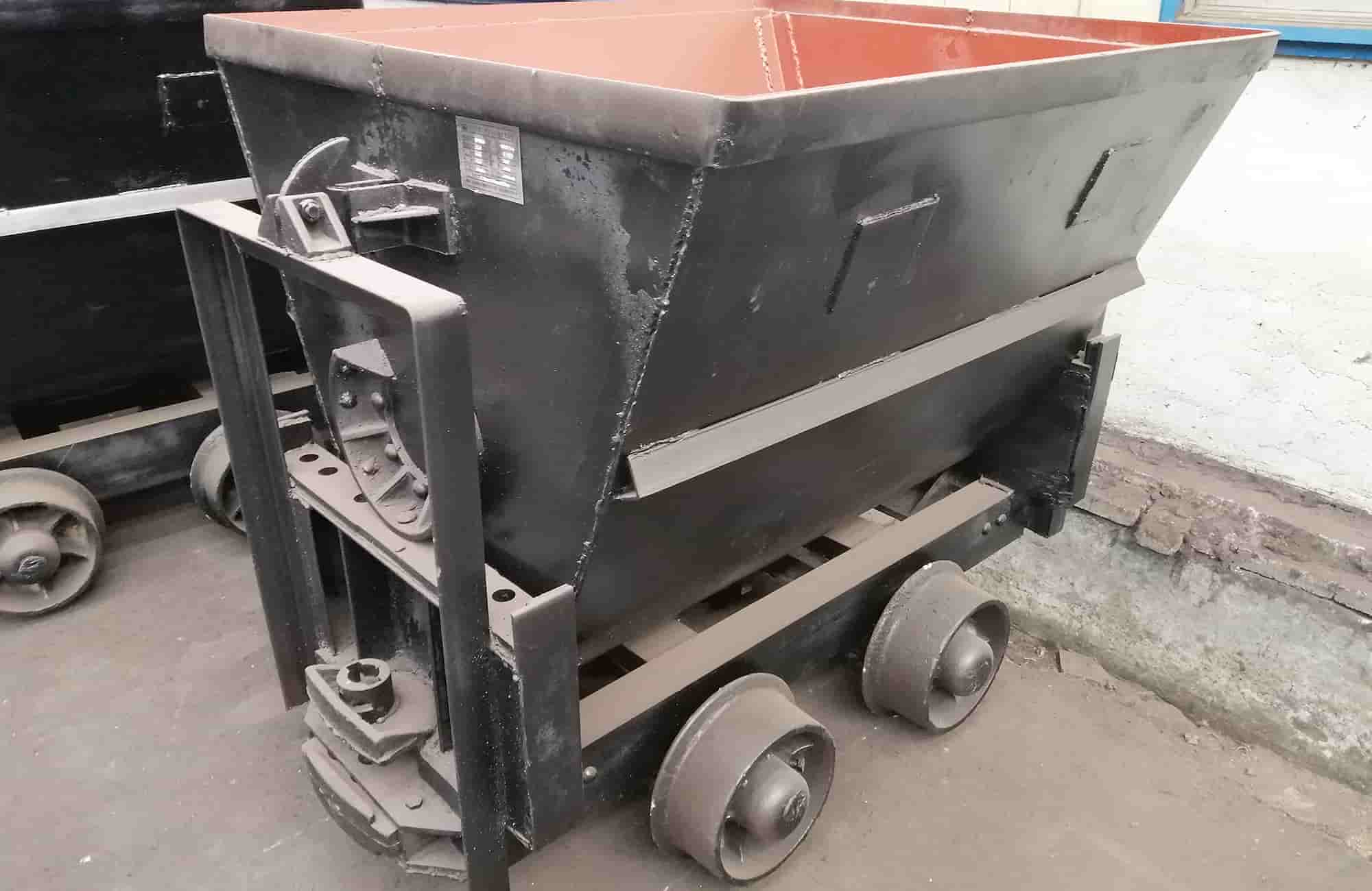翻斗式礦車