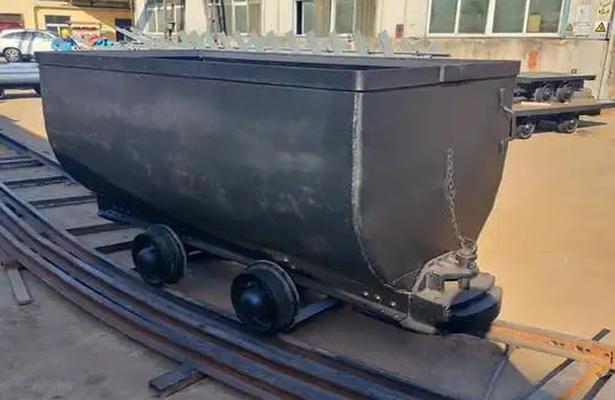 固定箱式礦車